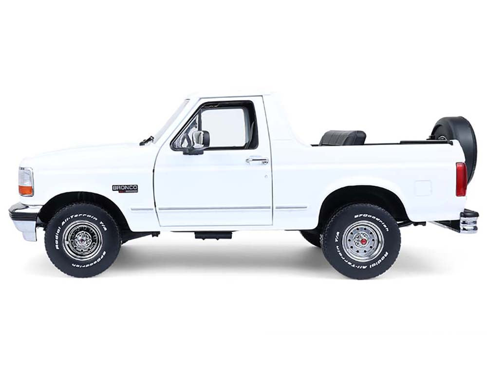 1993 Ford Bronco XLT Oxford White "Artisan Collection" 1/18 Diecast Model Car by Greenlight