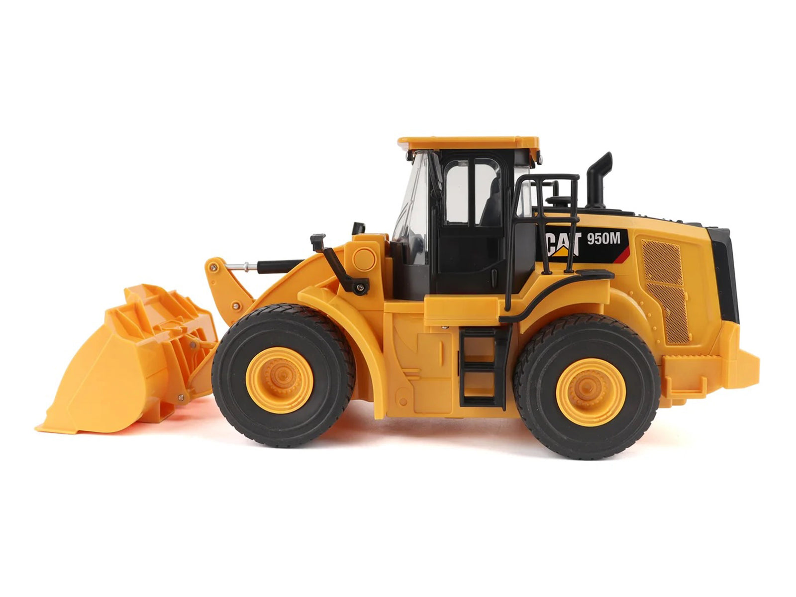 Radio Control CAT Caterpillar 950M Wheel Loader Yellow "Construction RC" Series 1/24 Model by Diecast Masters