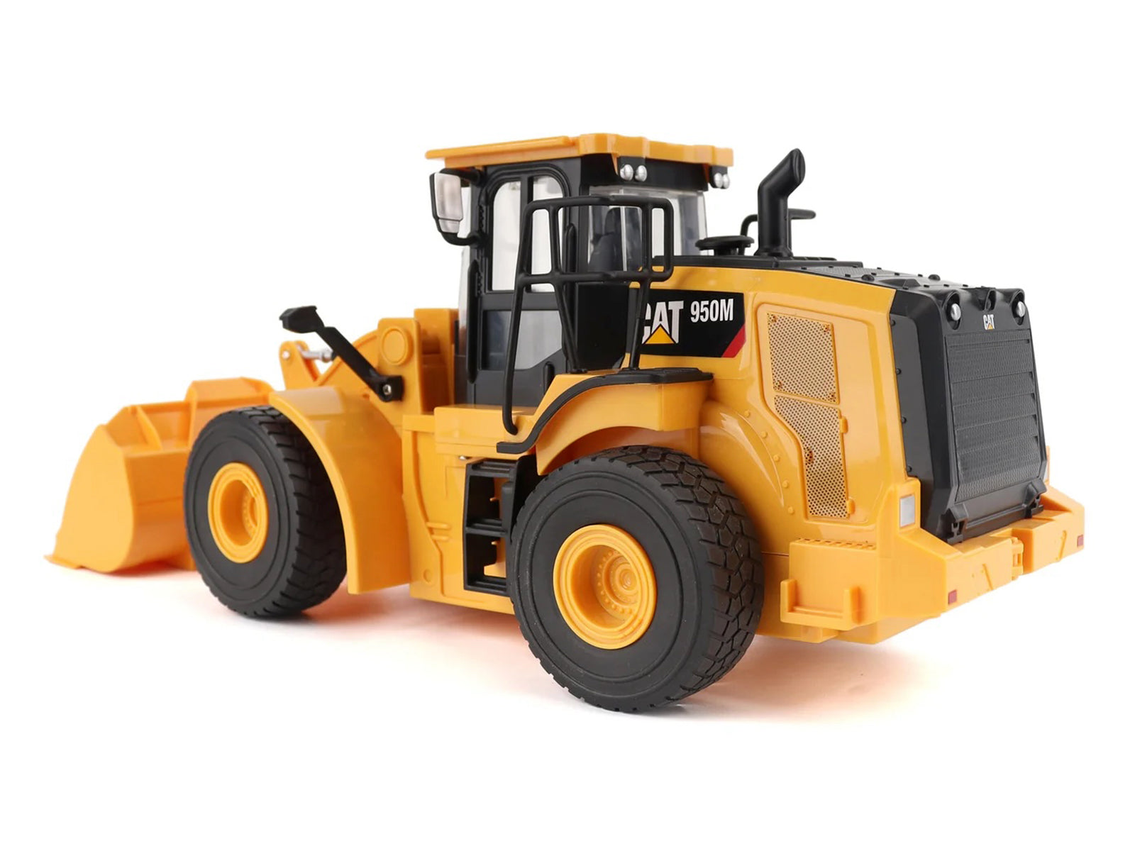 Radio Control CAT Caterpillar 950M Wheel Loader Yellow "Construction RC" Series 1/24 Model by Diecast Masters