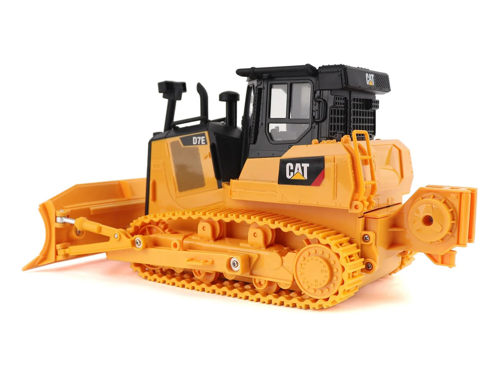 Radio Control CAT Caterpillar D7E Bulldozer Yellow "Construction RC" Series 1/24 Model by Diecast Masters