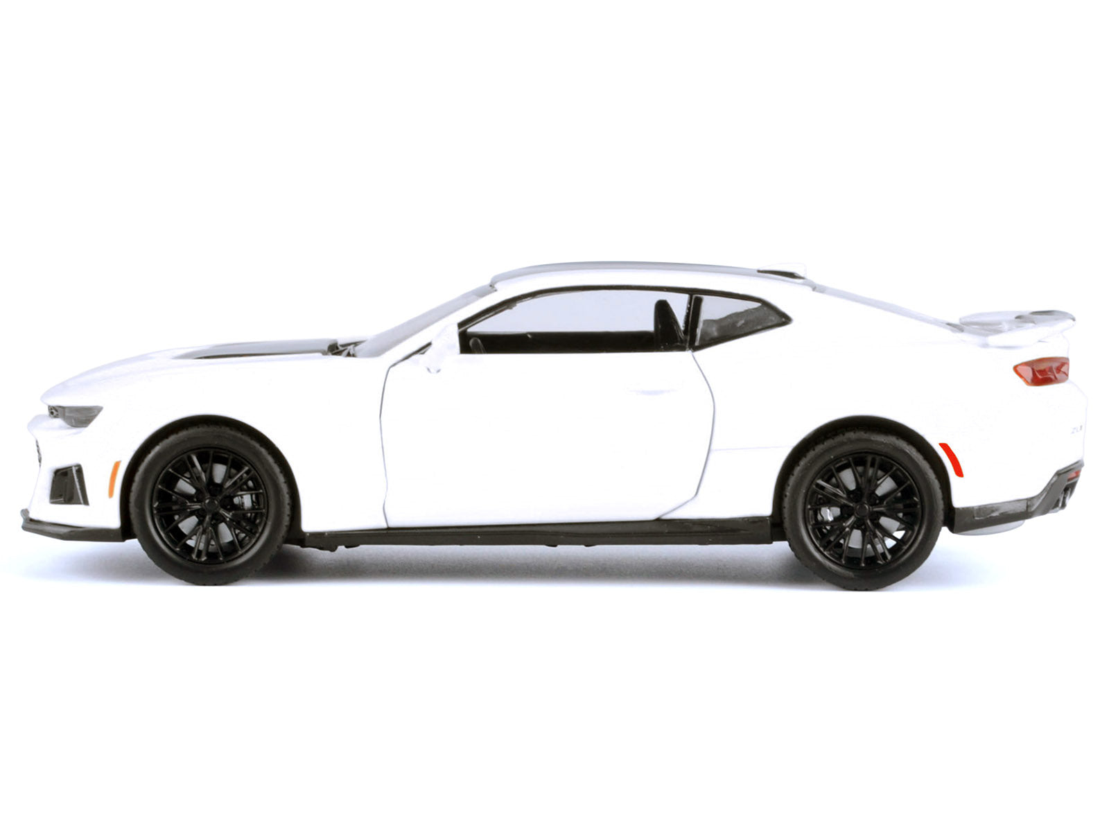 2017 Chevrolet Camaro ZL1 White 1/24 Diecast Model Car by Motormax