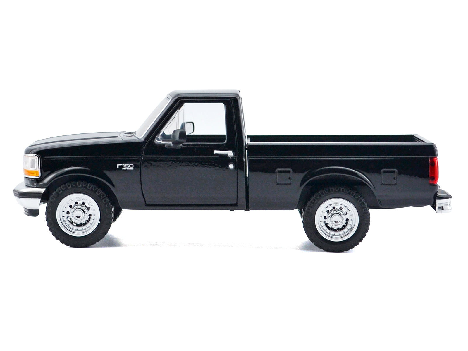 1993 Ford F-150 XLT Pickup Truck Black "Timeless Legends" Series 1/24 Diecast Model Car by Motormax